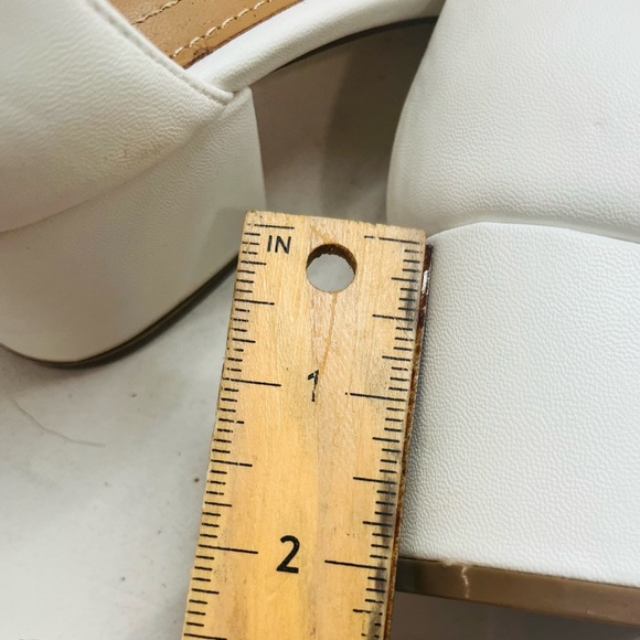 White Faux Leather Block Heel Sandals - size 7 - Picture 5 of 7